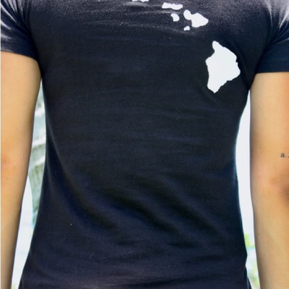 Alice in Hulaland Womens Black T-Shirt Size M - Picture 2 of 8